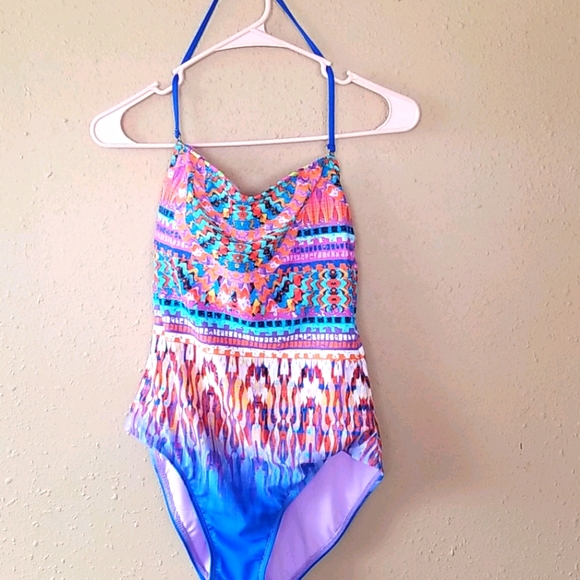 Swim suit - Picture 1 of 4